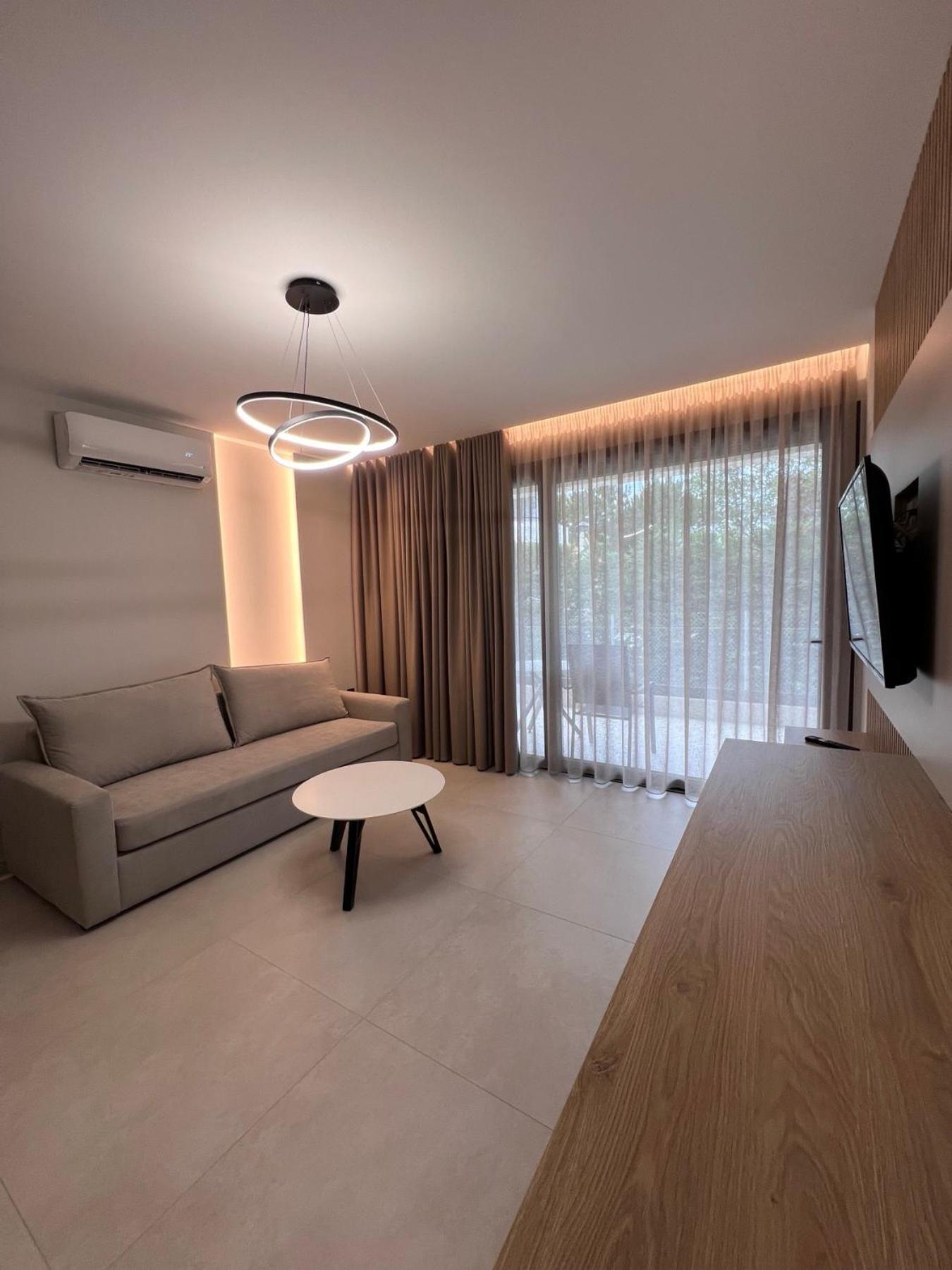 Sealuxe Living Aparthotel Nea Iraklitsa Ngoại thất bức ảnh