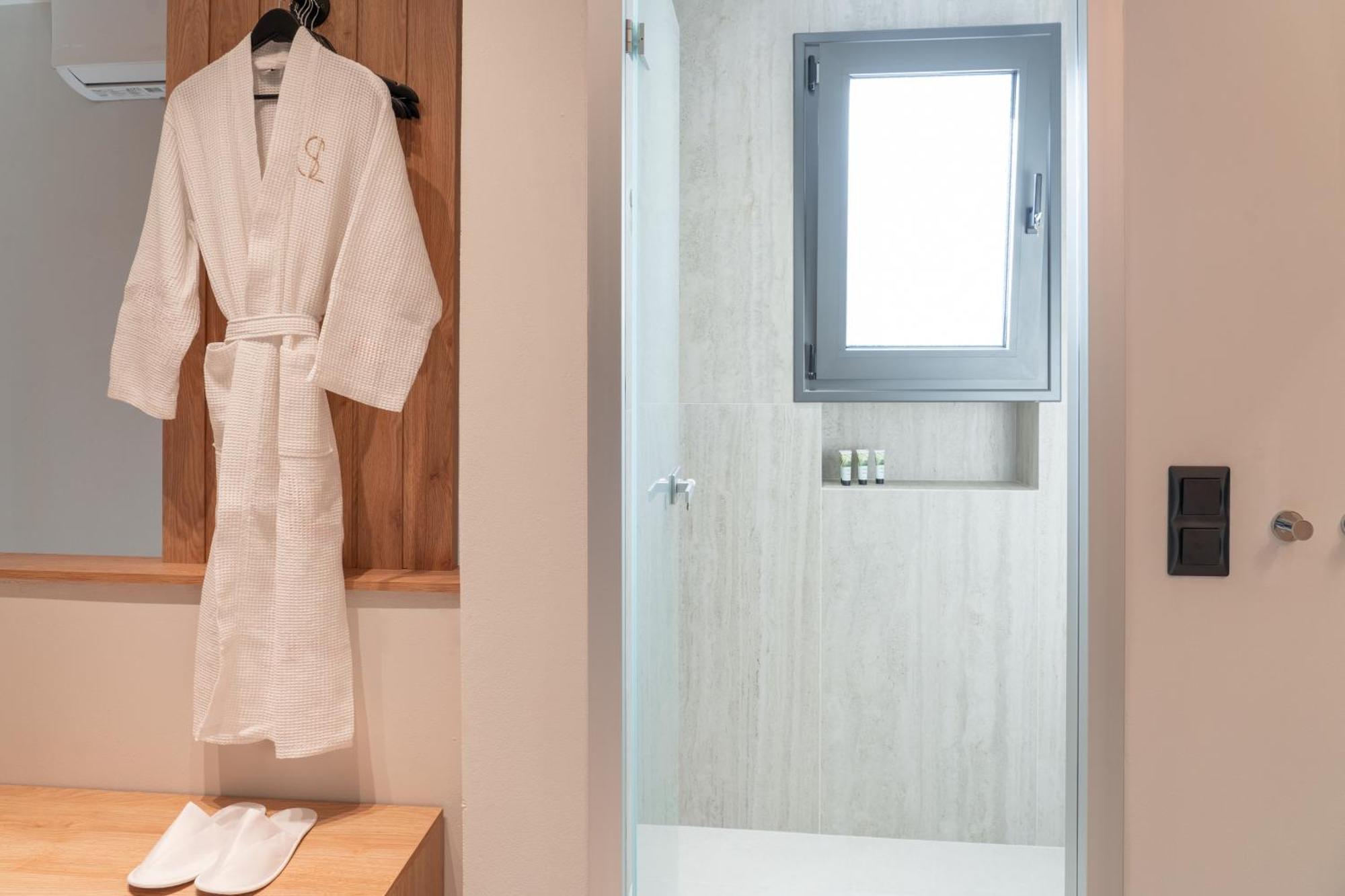 Sealuxe Living Aparthotel Nea Iraklitsa Ngoại thất bức ảnh