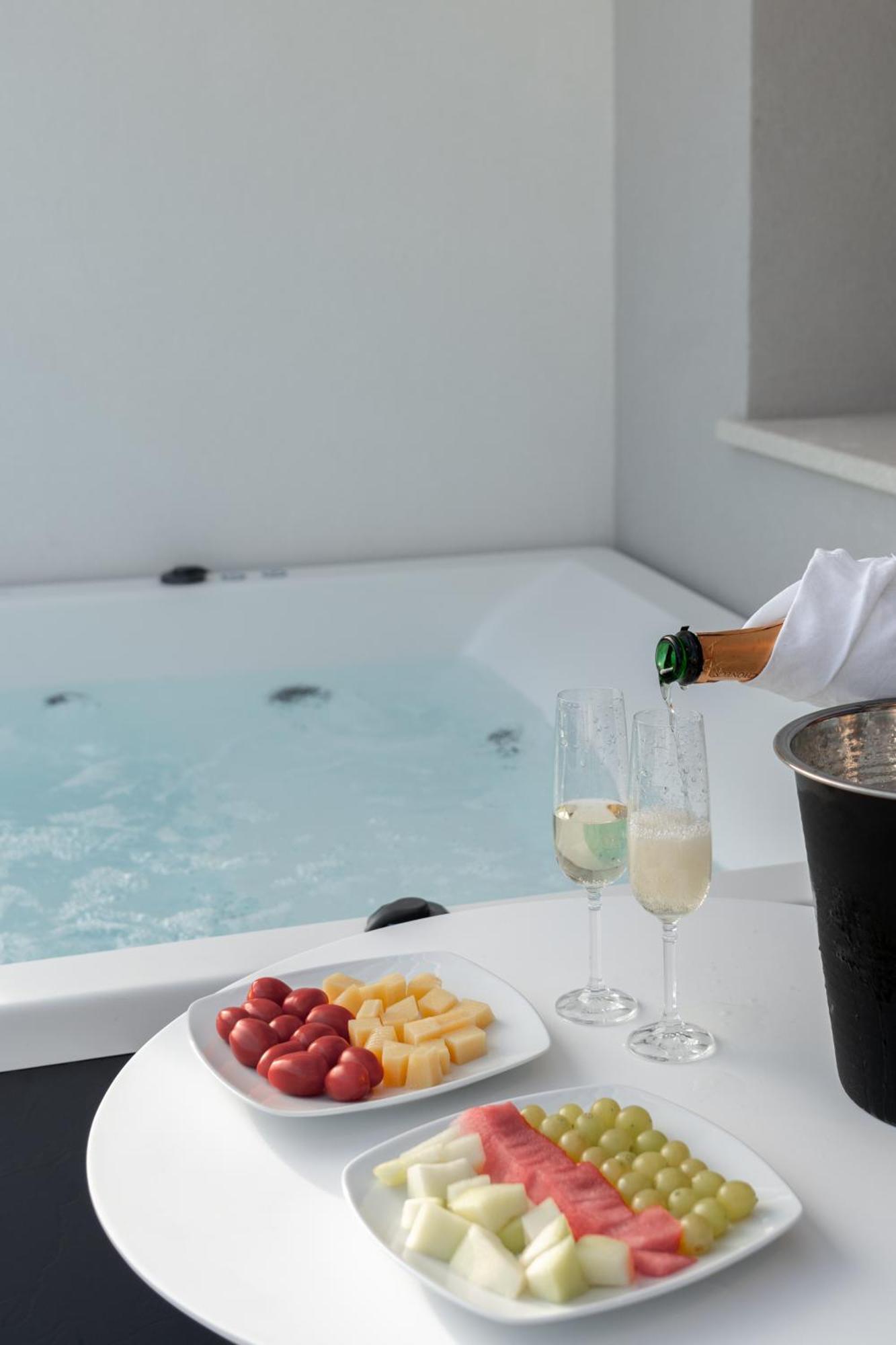 Sealuxe Living Aparthotel Nea Iraklitsa Ngoại thất bức ảnh