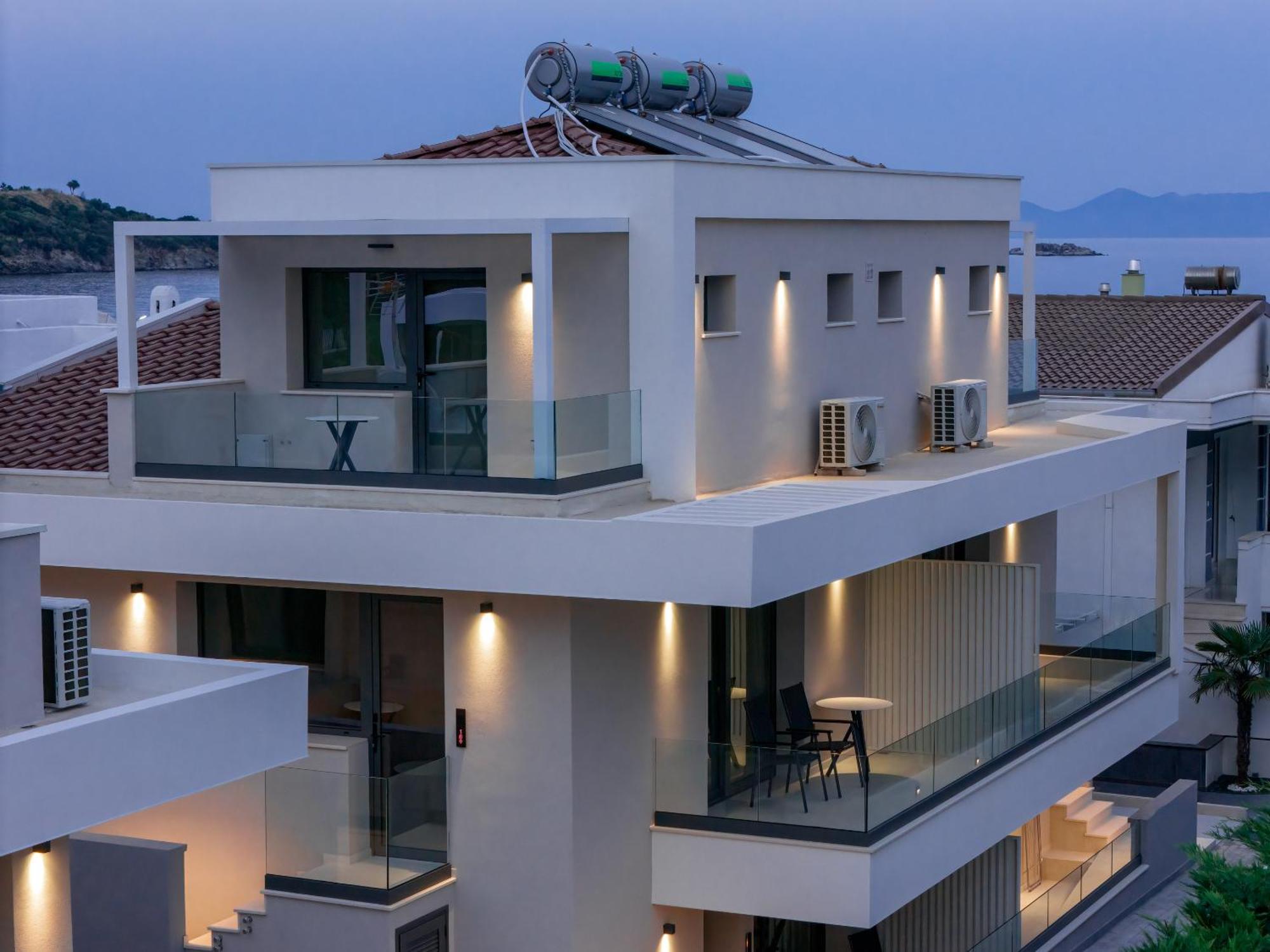 Sealuxe Living Aparthotel Nea Iraklitsa Ngoại thất bức ảnh