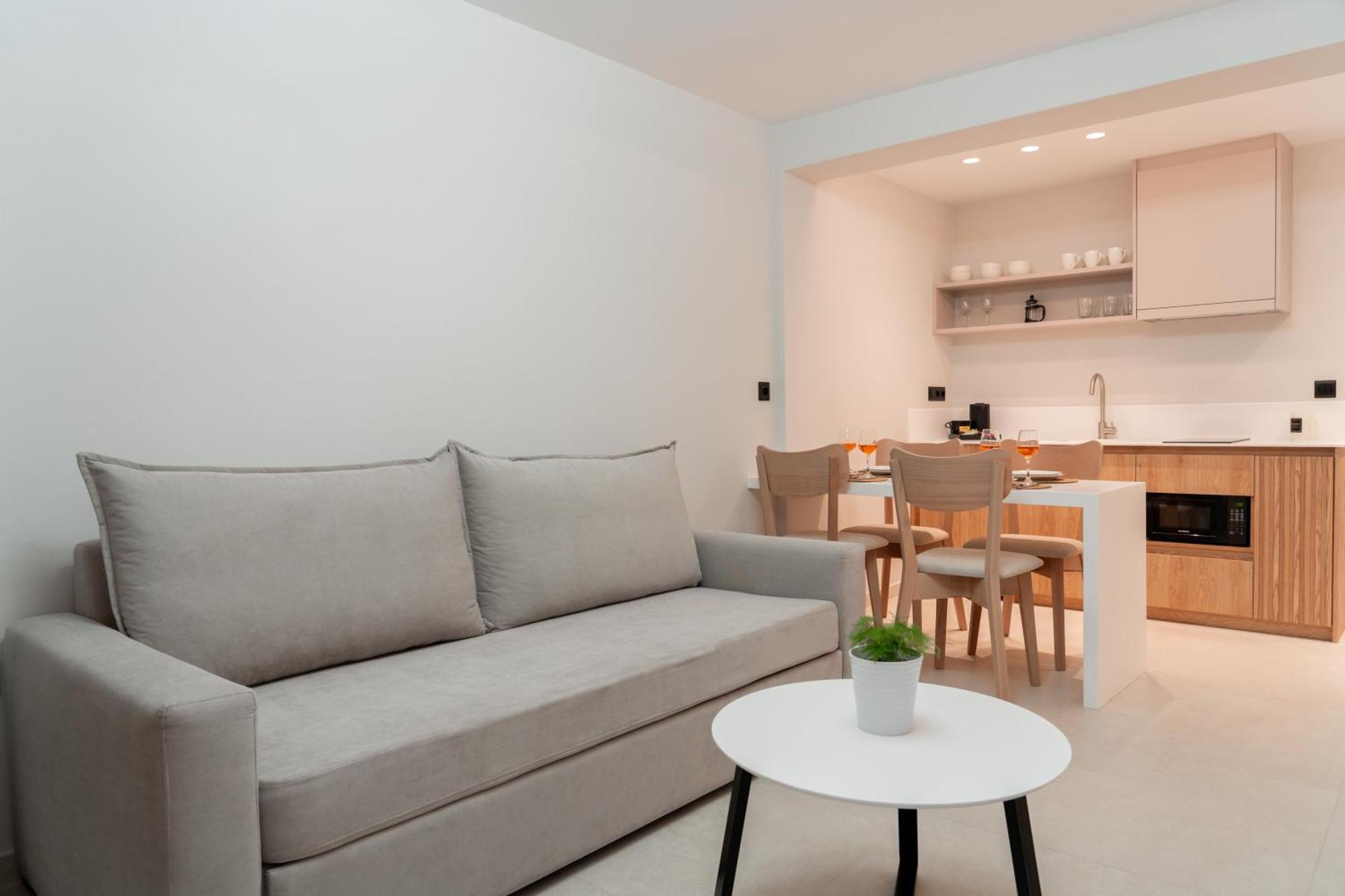 Sealuxe Living Aparthotel Nea Iraklitsa Ngoại thất bức ảnh