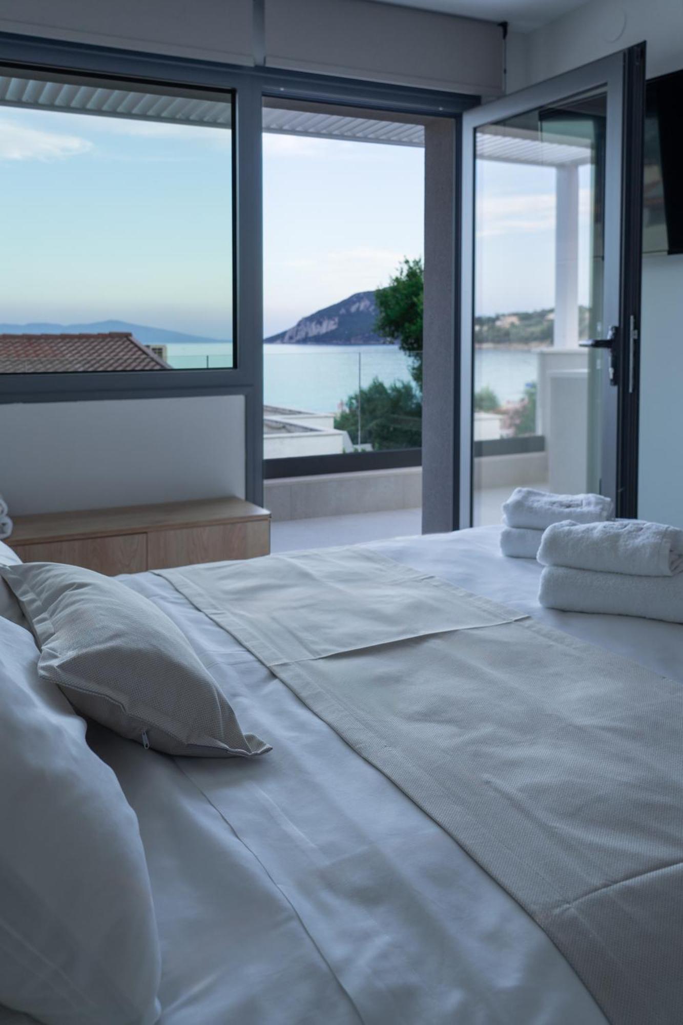 Sealuxe Living Aparthotel Nea Iraklitsa Ngoại thất bức ảnh